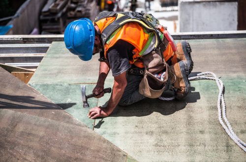 How a Roofing Contractor Maintains Safety Standards