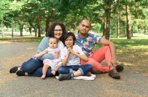 Natural Family Interaction: How Lifestyle Photography Encourages Genuine Connections