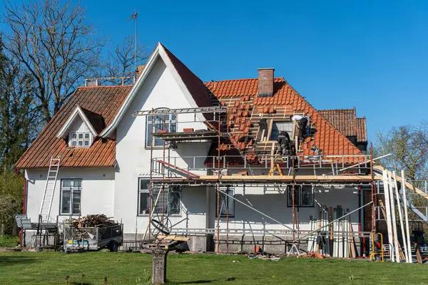 Choose the Best Roofing Company Near Me for Your Next Project
